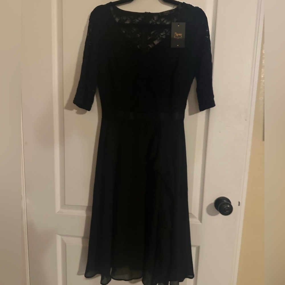 NWT Miss May Black 3/4 Sleeve Lace V neck Flowy Dress.     Size M